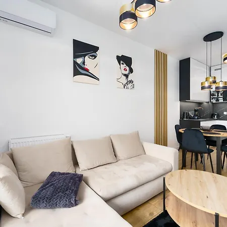 Apartmán Zloty Ku Morzu, 150 M Od Plazy Ustronie Morskie, Podgrzewany Basen, Prywatny Parking, Klimatyzacja, Duzy Balkon Sianożęty